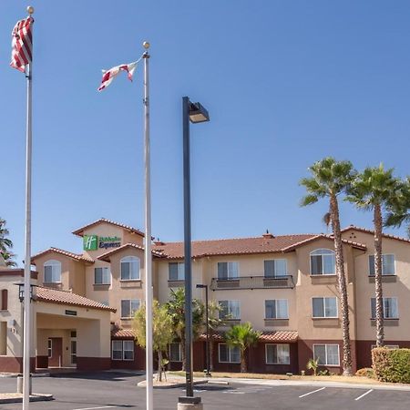 Holiday Inn Express Hotel & Suites Manteca By Ihg Εξωτερικό φωτογραφία