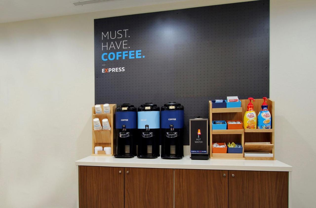 Holiday Inn Express Hotel & Suites Manteca By Ihg Εξωτερικό φωτογραφία