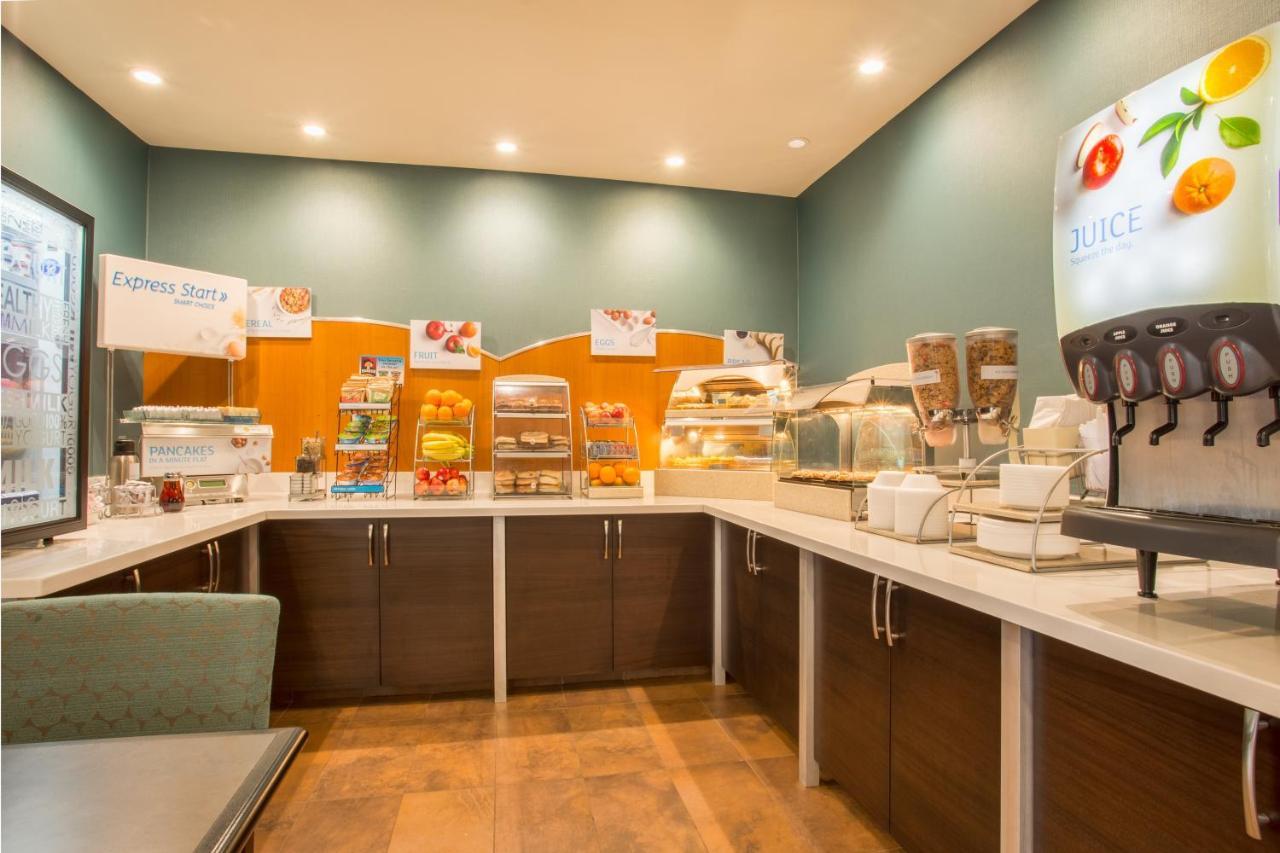 Holiday Inn Express Hotel & Suites Manteca By Ihg Εξωτερικό φωτογραφία